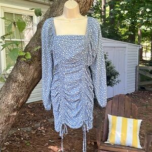 Soft periwinkle blue cinch dress !! Size medium Good condition!! 🐦